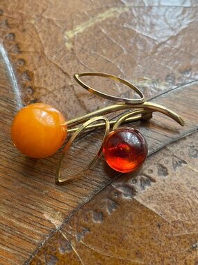 12k Gold Filled Amber Floral Motif Brooch